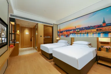 Vienna International Hotel (Zigong Lantern Park Fanhua Branch) Отели рядом с достопримечательностью «Zigong Colored Lantern Park»