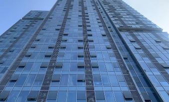 Foshan Charlotte Weilong E-sports Apartment (Jinlong Metro Station)