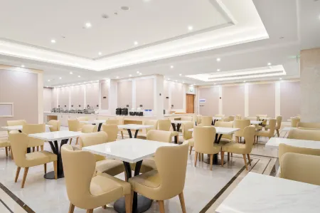 M&S Aman Hotel Отели рядом с достопримечательностью «China Dinosaur Land»