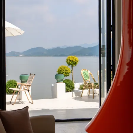 Jiujian Tang Iya Homestay (Dongqian Lake)