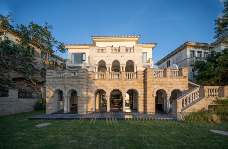 Miyue Roman Holiday Secret Manor