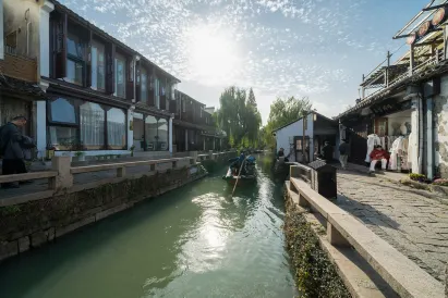 Zhouzhuang Chunfeng Zui Linhe Boutique Homestay