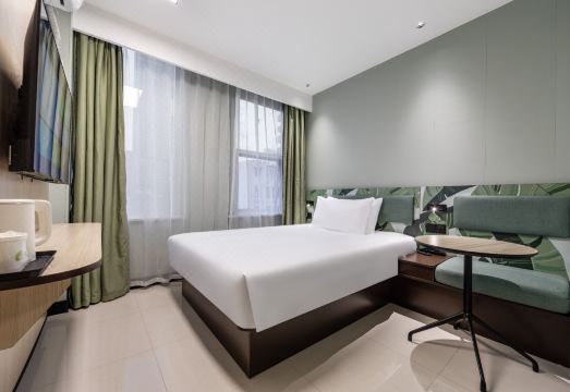 하이 인 호텔 이스트 베이징 로드 후기