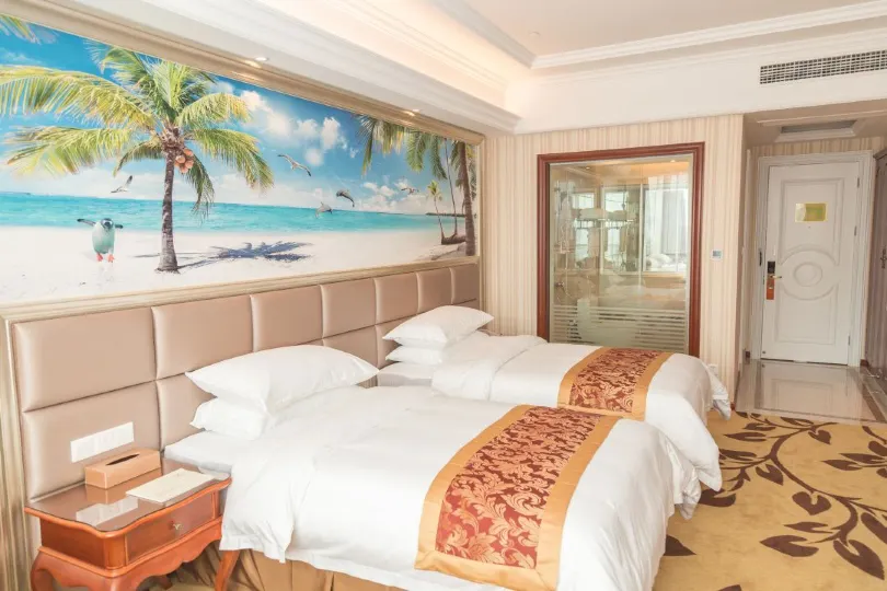 Vienna International Hotel (Ningbo South Business District Universal City)