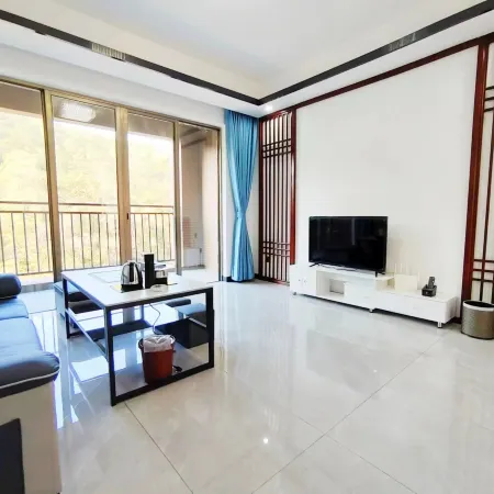 Cuihai Homestay Отели рядом с достопримечательностью «Жухайский конный корт»