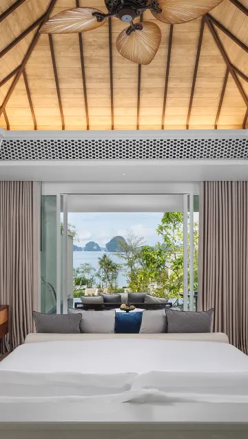 ห้องสวีทสระว่ายน้ำวิวทะเลบางส่วนเตียงคิงไซส์