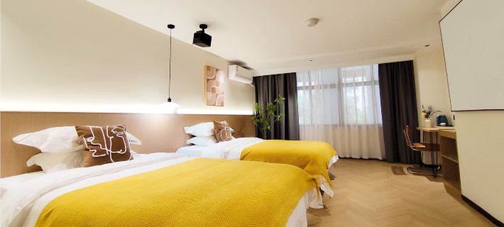 Qingcong Cinema Hotel (Rainbow Shopping Center) Yingtan otelleri