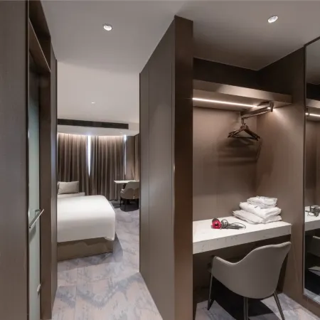 Zhongjie Central Hotel (Shenyang Zhongjie & Forbidden City Joy City Location)