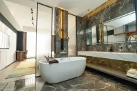 Zhenyuan Longrui Hotel - parcheggio