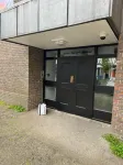 Hybrid Resi - Cheam, Sutton Near Wimbledon with Onsite Car Parking Hotels in Epsom