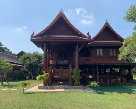 Ban Suan Bang Toei Villa Hotels in Sam Phran