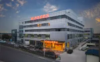 Vienna Hotel (Nanjing Olympic Sports Center Hongyang Home Expo Center Subway Station) - Hot Springs