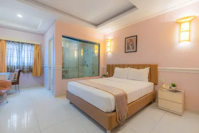 Fortune 1127 - Central Hotel