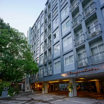 At Pingnakorn Nimman Hotel Отели рядом с достопримечательностью «Nimmanhaemin Road»