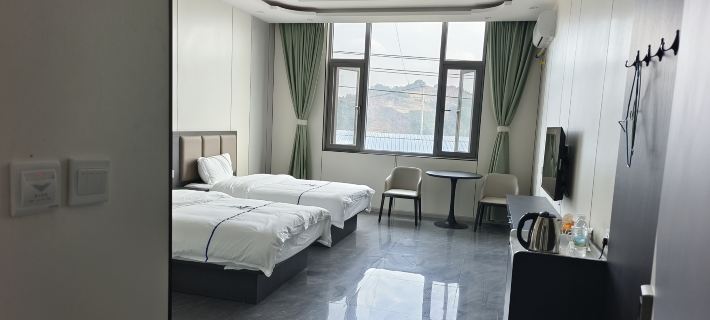 Tiantian Theme Hotel Các khách sạn ở Bình Biên
