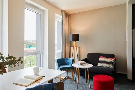 Sylc. Apartmenthotel – Serviced Apartments Отели рядом с достопримечательностью «Adolf-Jaeger-Kampfbahn»