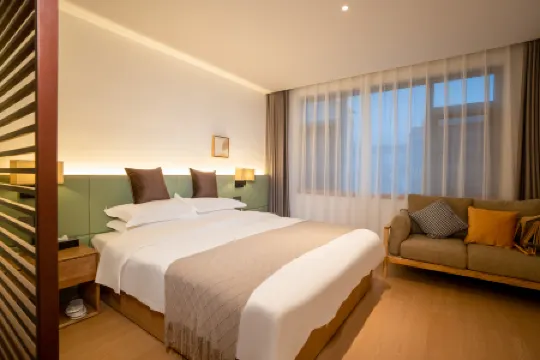 Zhangjiajie Junlan Hotel (Tianmen Mountain Cableway Station)