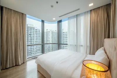 The Suite Landmark - Vinhomes Central Park Hotels in Bình Thạnh