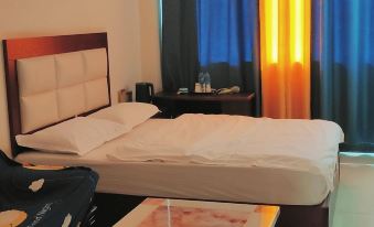Yuanmou Jiatai Business Hotel
