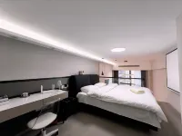Wuhan Xilai Light Luxury Homestay (Xujiapeng Metro Station Branch) - โรแมนติก