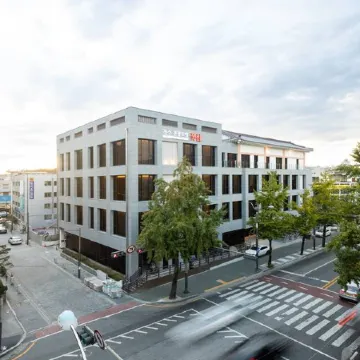 Jeonju Tourist Hotel Kkotsim Отели рядом с достопримечательностью «Jeondong Catholic Church»