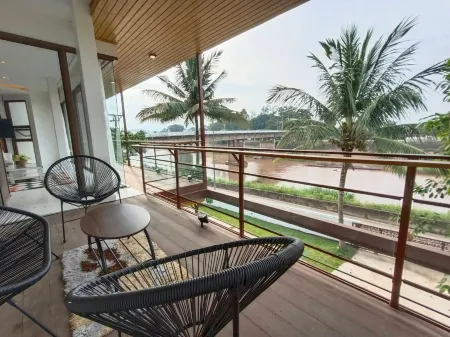 Pool Villa Nam Nan Отели рядом с достопримечательностью «Wat Tha NAO»