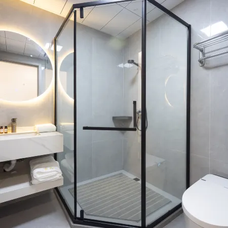 Tonglu Jingma Hotel
