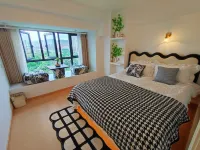 Qingningmeng Homestay (72 Wonder Tower) Hotels near Jishou University Zhangjiajie Campus