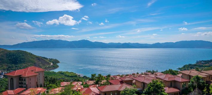Fuxian Lake Xiangru • Chenxia Resort Hotel Hotels in Chengjiang