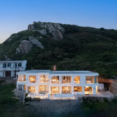 Moon Villa