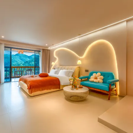 Yunsu Luxury Scenic Homestay (Xijiang Qianhu Miao Village Dongyin Viewing Platform)
