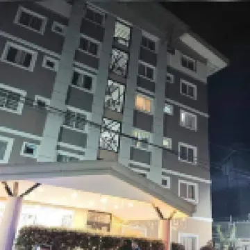 Krystal Claine Homestay-Burnham Hill Condo