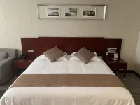 Fenghuang Hotel Hotels in Bei'an