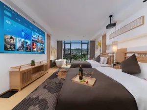 Seven point Homestay (Phoenix Ancient City Maglev Range Rover Station Branch)