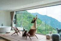 Anji Peak · Jiumu Cloud Town Cliffside Pool Resort Homestay