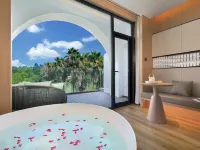 Lijiang Moon View · Quiet Holiday Lakeside Hotel (Guilin Two Rivers & Four Lakes Area) Hotels near Xiufeng