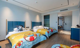 "Fairy-TaleBorder Town Resort Hotel"