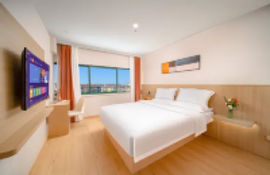Elong ME Hotel (Chuzhou Tianchang Wanjiafu Plaza Jidiancheng)