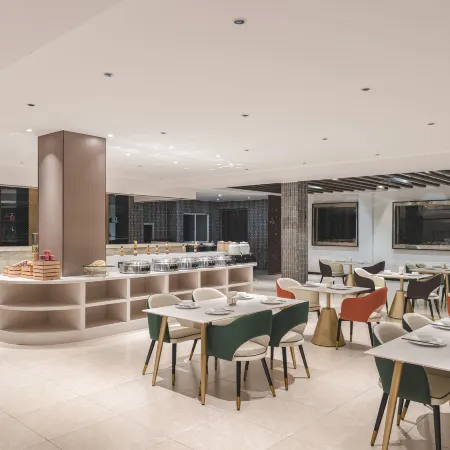 Green Oriental Hotel (Xingbo International Store, North Bus Station, Puding County, Anshun)