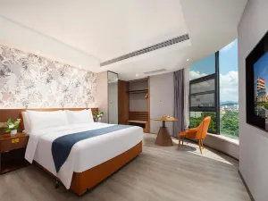 충쭤 웨이나쓰 리조트 호텔(지방정부)