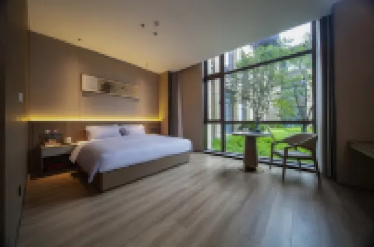 โรงแรมเรนจอย