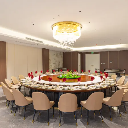 E Zhou Binjiang Ramada Plaza Hotel