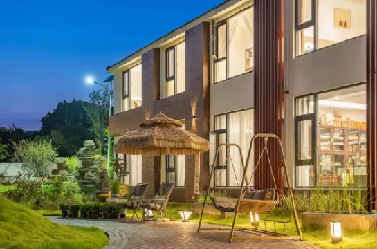 Yixing Oasis Waterfront Garden Homestay