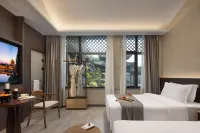 Swan Lake Hotel (Taierzhuang Ancient City Scenic Area Branch) Hotels in Zaozhuang