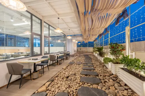 Xiyaman Hotel - parking