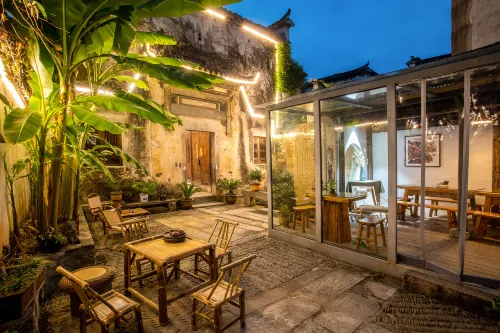在旅途·崇志堂·古建TING庭院度假民宿（宏村景區店）