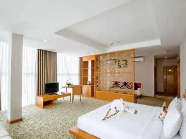 Khách sạn Sân bay TTC