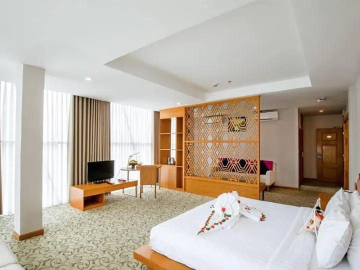 Khách sạn Sân bay TTC