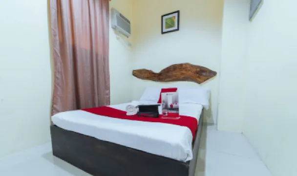 RedDoorz Near New Government Center Hotels near Panaad Stadium