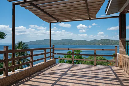 Anilao Awari Bay Resort